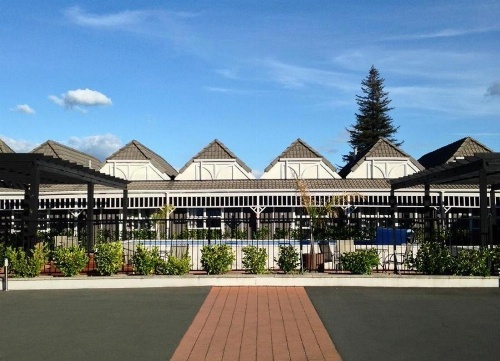 Lake Rotorua Hotel image 1